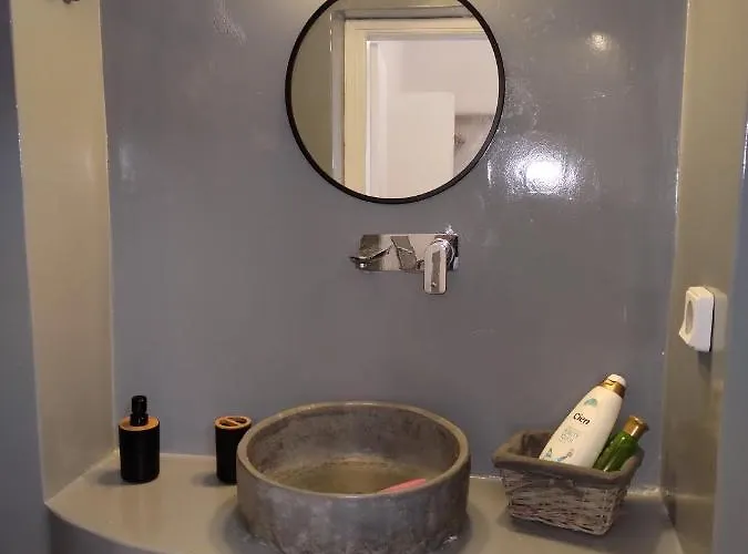 Kelly's Hotel Imerovigli (Santorini)