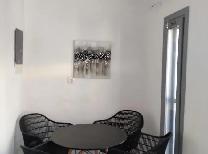 Отель Kelly's *