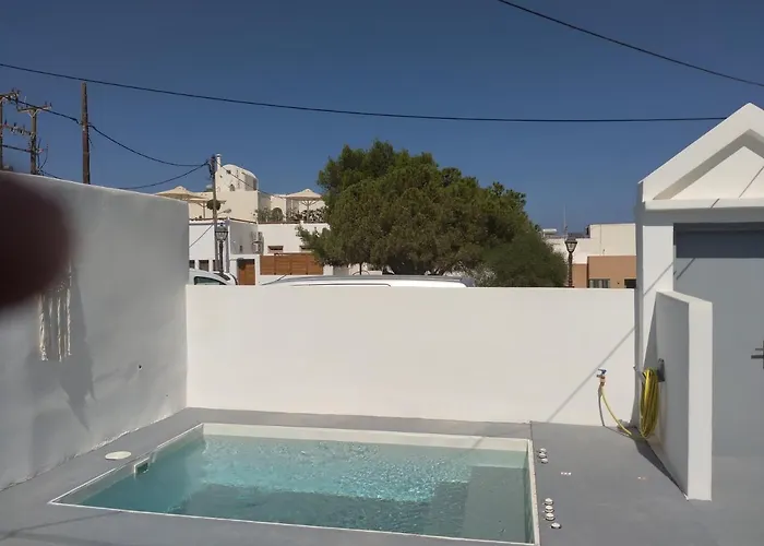 Отель Kelly's *